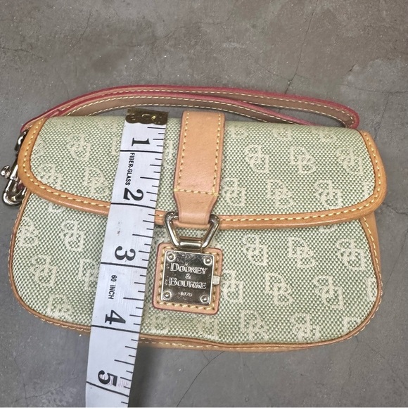 Dooney & Bourke Green Canvas Signature Wristlet - Picture 6 of 7